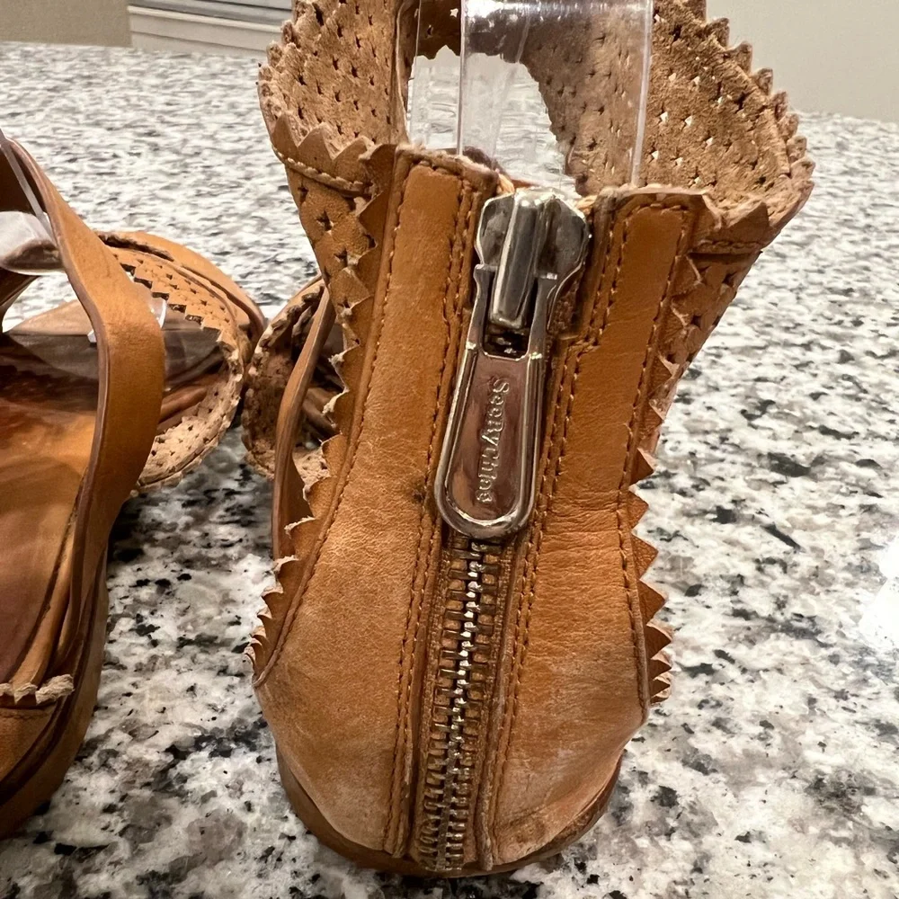 See by Chloe Brown Leather Star Perforated Flat Gladiator Sandals - Picture 15 of 16
